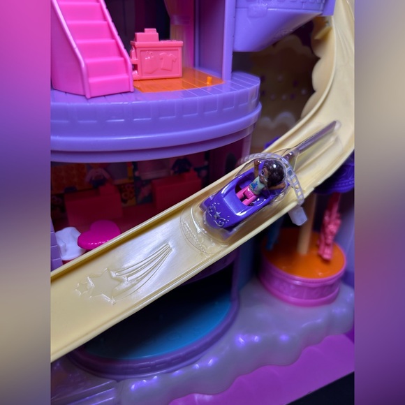 Polly Pocket Rainbow Funland Theme Park Playset - Picture 3 of 8
